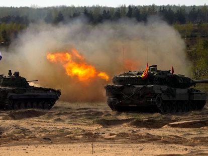 Maniobras de la OTAN durante la Operación Iron Spear 2022, el 11 de mayo en el campo militar de Adazi (Letonia).