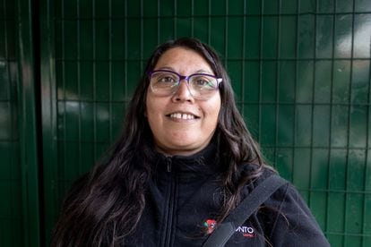 Andrea Echeverría, trabajadora de 44 años, en Santiago, Chile, el 02 de Noviembre de 2023.