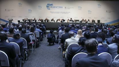 Ministros y altos cargos de 164 pa&iacute;ses cierran la cumbre de la Organizaci&oacute;n Mundial de Comercio en Buenos Aires.