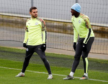 Silva y Mendy durante un entrenamiento con el City.