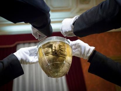 El corazón de Pedro I de Brasil y IV de Portugal, que se conserva embalsamado en la iglesia de la Lapa, en Oporto.