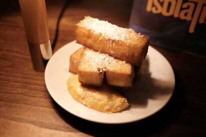 Fried polenta with kimchi mayonnaise in DROP.