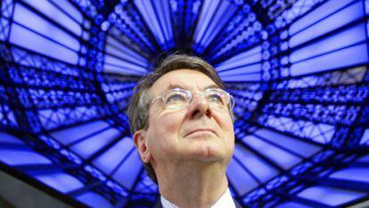 Gerard Mortier, bajo la cúpula de la opera de San Francisco de Asís, en el Madrid Arena, en 2011.