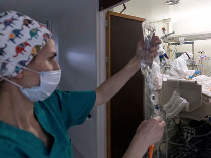 Unidad de cuidados intensivos (UCI) del Hospital Morales Meseguer de Murcia, este sábado.