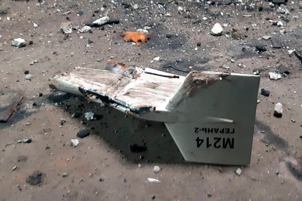 Imagen sin fecha del Ejército ucranio, que muestra los restos de un supuesto dron iraní utilizado por las fuerzas rusas, derribado cerca de la ciudad ucrania de Kupiansk.