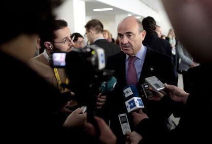 El ministro de Economía, Luis de Guindos, ayer en Dublín