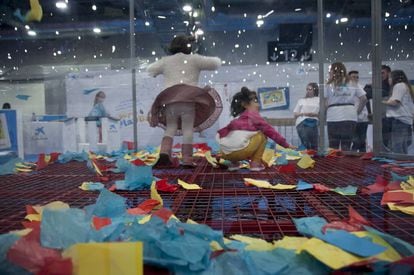 Niños jugando en Juvenalia ayer en Ifema