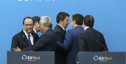 Los siete mandatarios europeos, en la reunión de Atenas.