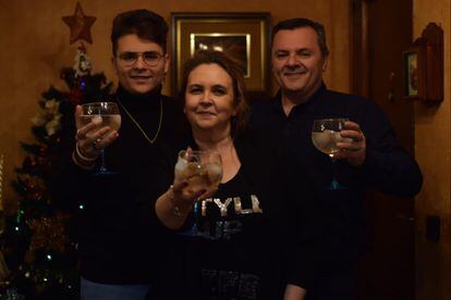 La familia, en las últimas navidades que pasaron en su casa en San Fernando de Henares.