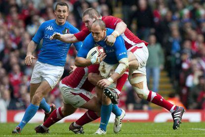 Jenkins placa al italiano Parisse.