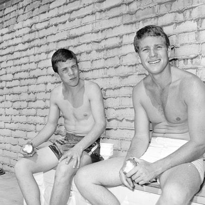 Ryan O'Neal (a la derecha) y su hermano pequeño, Kevin, en 1964.

