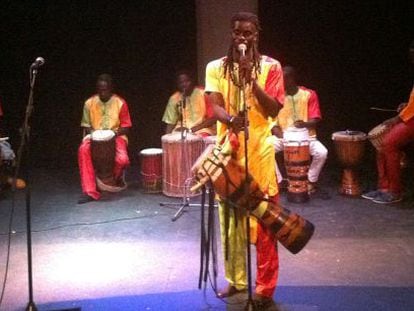 Un momento de la noche de &#039;kai fetch&#039;, que mezcla danza y m&uacute;sica de Senegal.