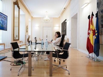 La presidenta de la Comunidad de Madrid, Isabel Díaz Ayuso, el domingo durante la conferencia de presidentes autonómicos con Pedro Sánchez.