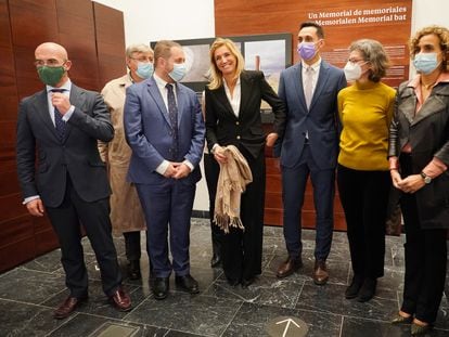 Una delegación del Parlamento Europeo, en su visita a Vitoria el pasado mes de noviembre para tratar 379 crímenes de ETA sin resolver.