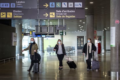 Llegada de viajeros al aeropuerto de Valencia, el 23 de marzo.