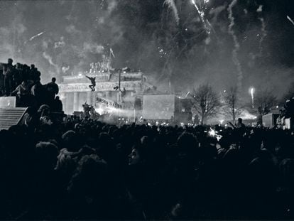 Celebración del fin de año de 1989 en la Puerta de Brandeburgo