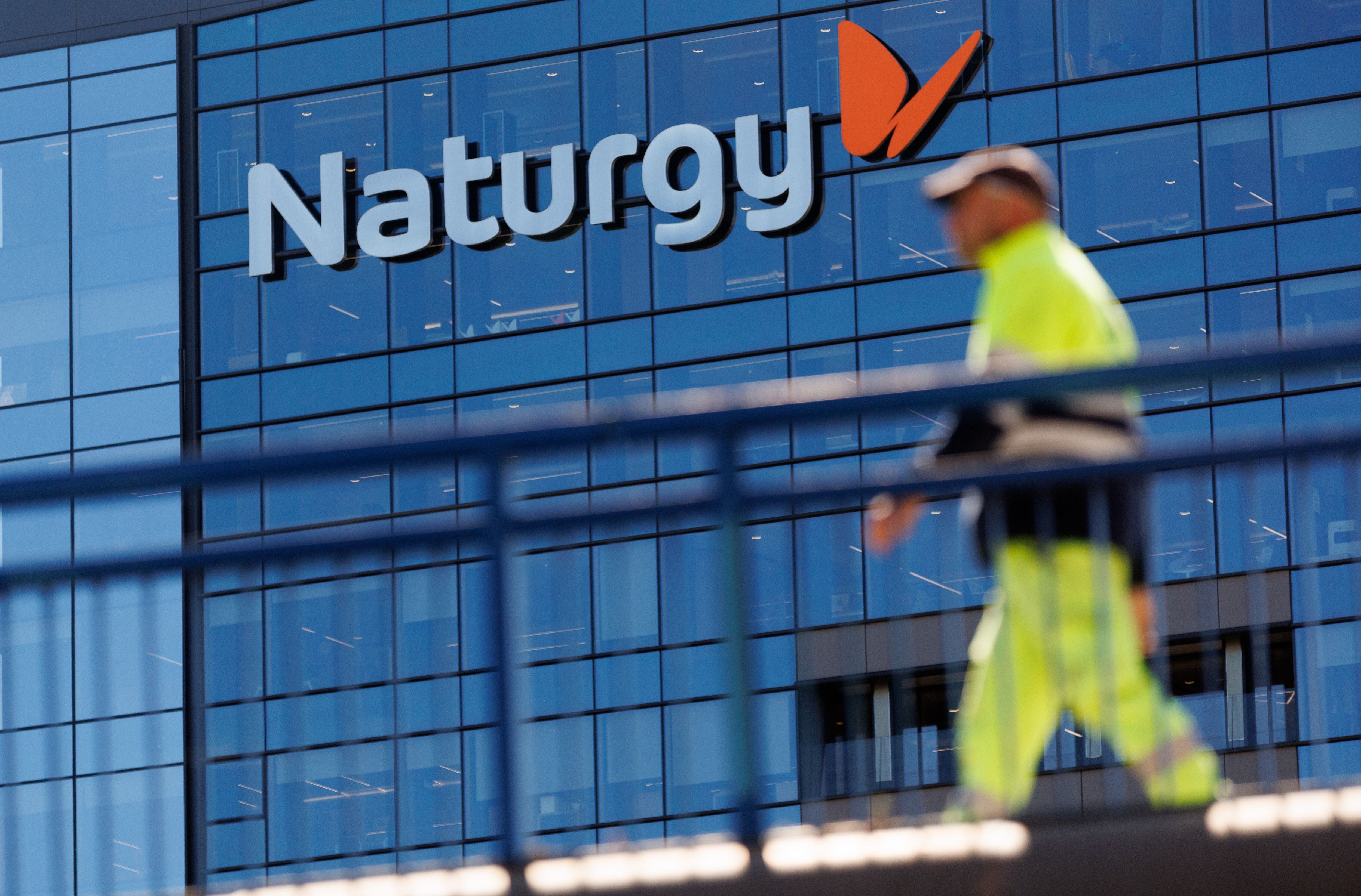 Los accionistas de Naturgy censuran la caída en Bolsa y aprueban los sueldos con apoyo de Criteria