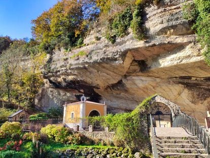 El santuario de la Virgen de la Cueva, a un kilómetro de la localidad asturiana de Infiesto.