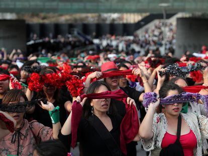 Manifestantes en una protesta por el Día Nacional contra el Feminicidio, en Santiago (Chile), en diciembre de 2019