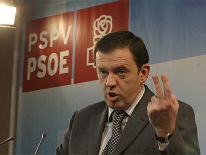 Joan Ignasi Pla, durante su comparecencia de ayer ante los medios de comunicación.