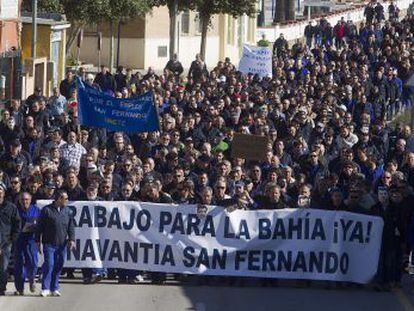 Manifestantes para pedir empelo en Navantia de C&aacute;diz.