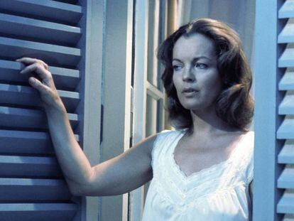 Romy Schneider en un fotograma de 'Una mujer en la ventana', escrita y dirigida por French Pierre Granier-Deferre en 1976. En vídeo, tráiler del film.