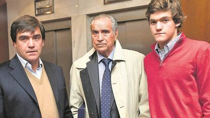Las tres generaciones de Marcos Alonso (padre, abuelo e hijo).