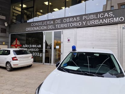 Entrada de la Consejería de Obras Públicas y Ordenación del Territorio de Cantabria, este miércoles en Santander.