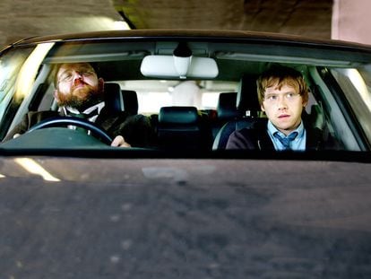 Nick Frost (izquierda) y Rupert Grint en 'Baja por enfermedad'.