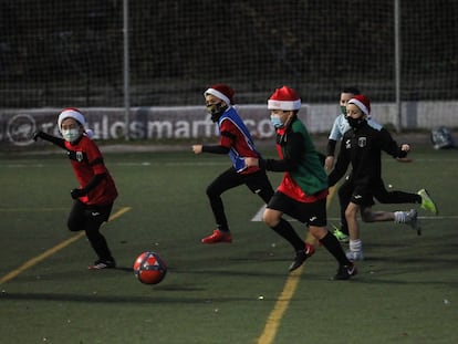 El Benjamín B del Villaverde, entrenando tras el 0-31 recibido ante el Madrid.