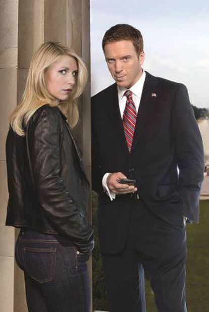Claire Danes y Damien Lewis, caracterizados como la agente Carrie y el sargento Brody.