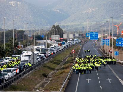 Movilizaciones de los trabajadores de Acerinox en Los Barrios (Cádiz).