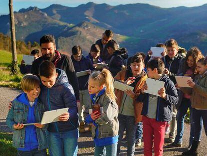 Varios alumnos del Colegio Rural Agrupado (CRA) de Villayón, en Asturias.