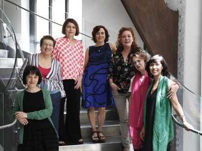 Pilar Adón, Laura Freixas, Clara Usón, Nuria Barrios, Cristina Fallarás, Marta Sanz y Edurne Portela, en la presentación este miércoles de Tsunami.