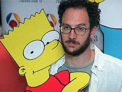 El productor ejecutivo de <i>Los Simpson</i> Matt Selman, junto a Bart Simpson, en Madrid.