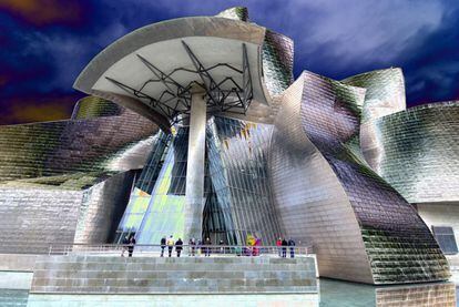 Frank Gehry fue el arquitecto seleccionado -entre tres candidatos- por la Fundación Solomon R. Guggenheim de Nueva York para el diseño del edificio que acogería el Museo Guggenheim Bilbao. El encargo le llegó poco después de que fuese descartada su idea inicial para el Auditorio Walt Disney de Los Ángeles (inaugurado posteriormente en 2003), diseño que para algunos inspiró el del museo bilbaíno, cuya construcción tuvo un coste de 100 millones de euros y fue concluido en tiempo y forma.