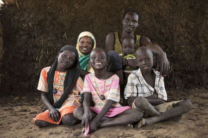 La familia de Leila en el campo de refugiados de Gendrassa, Sudán del Sur.