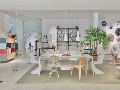 En la sede madrileña de Vitra podrá verse hasta el 28 de febrero 'Tres cámaras indiscretas', una muestra de fotografía centrada en interiores arquitectónicos privados.