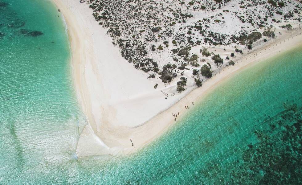 Playa de Turquoise Bay a vista de dron, en el parque nacional Cape Range (Australia).