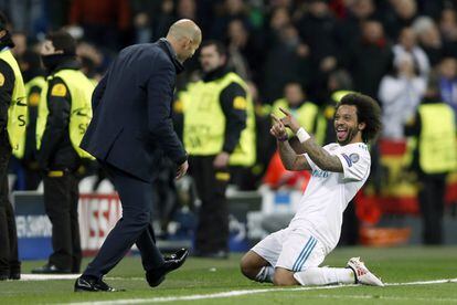Marcelo celebra el tercer gol del Real Madrid durante un partido de Champions frente al PSG en el Bernabeu, el 14 de febrero de 2018.