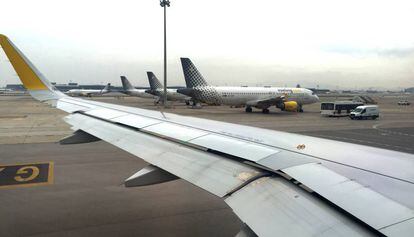 Avions de la companyia Vueling en l'Aeroport del Prat.