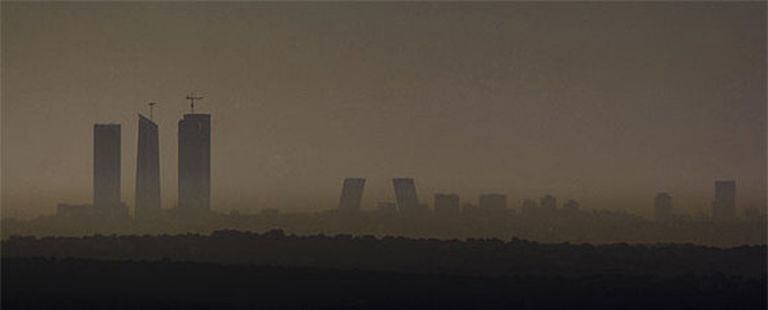 Imagen del <i>sky line</i> de Madrid tomada hoy.