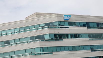 El logo de SAP en sus oficinas de Reston, Virginia, Estados Unidos.