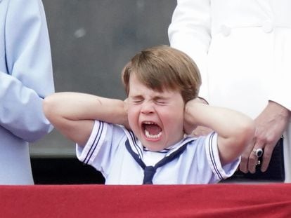 El príncipe Louis reacciona en el balcón del Buckingham Palace durante la celebración del Jubileo de Platino.