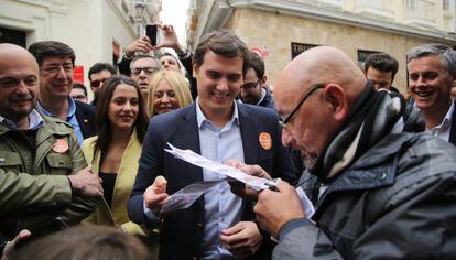 Albert Rivera antes de un mitin en Cádiz.