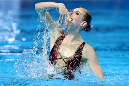 Svetlana Romashina, durante su ejercicio en la final individual del campeonato del mundo, en 2019.