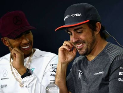 Hamilton y Fernando Alonso, en rueda de prensa.