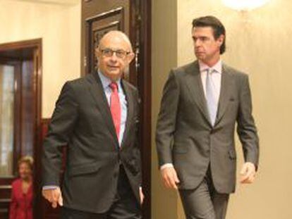 Crist&oacute;bal Montoro, ministro de Hacienda, junto a Jos&eacute; Manuel Soria, titular de Industria