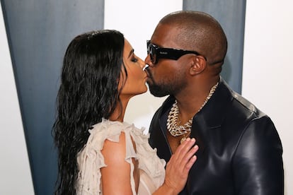 Kim Kardashian y Kanye West en la fiesta posterior a los Oscar celebrada por 'Vanity Fair' en febrero de 2020.