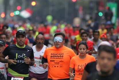 Los corredores del maratón capitalino